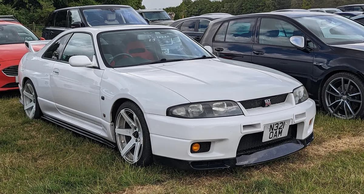 1996년식 닛산 스카이라인 GT-R (R33) 실제 차량 사진