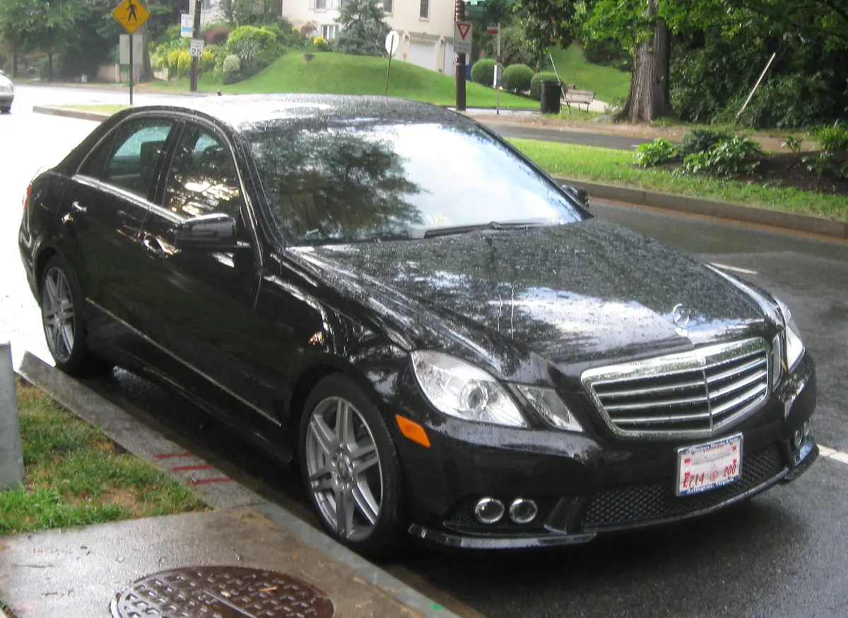 2010년식 메르세데스-벤츠 E550 실제 차량 사진