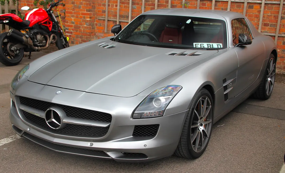 메르세데스-벤츠 SLS AMG 실제 차량 사진